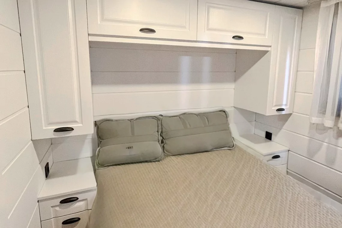 Coorie 9 metre tiny house yatak odası