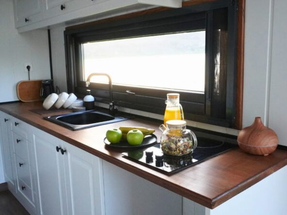 Hygge 8 metre tiny house mutfak tezgahı