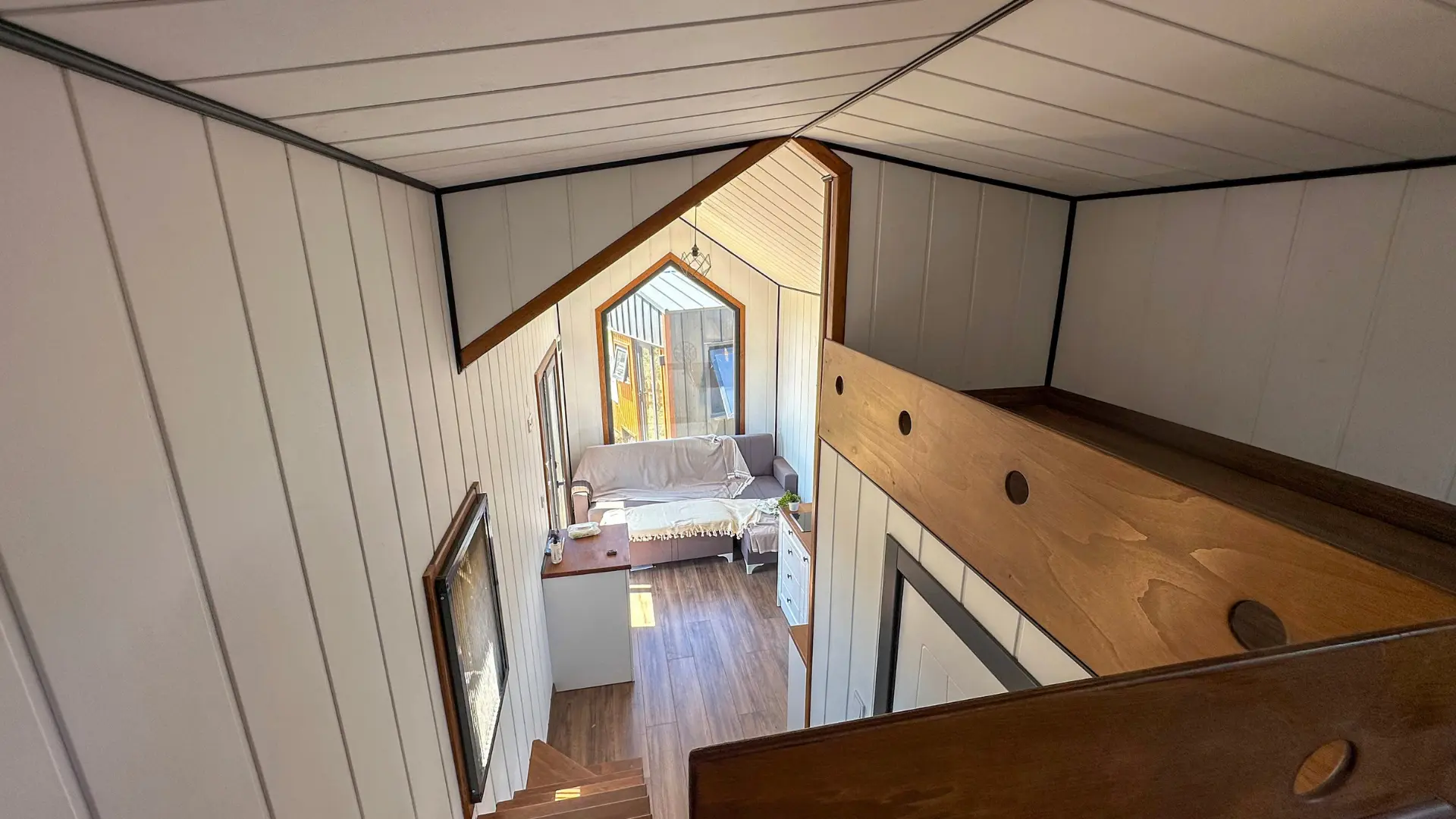 Hygge 8M Tekerleksiz — Loft kat