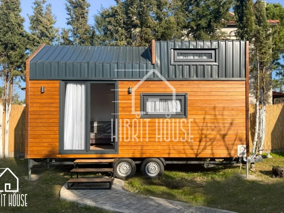 İzmir Hygge 6M Tiny House – ahşap ve siyah dış cephe tasarımı
