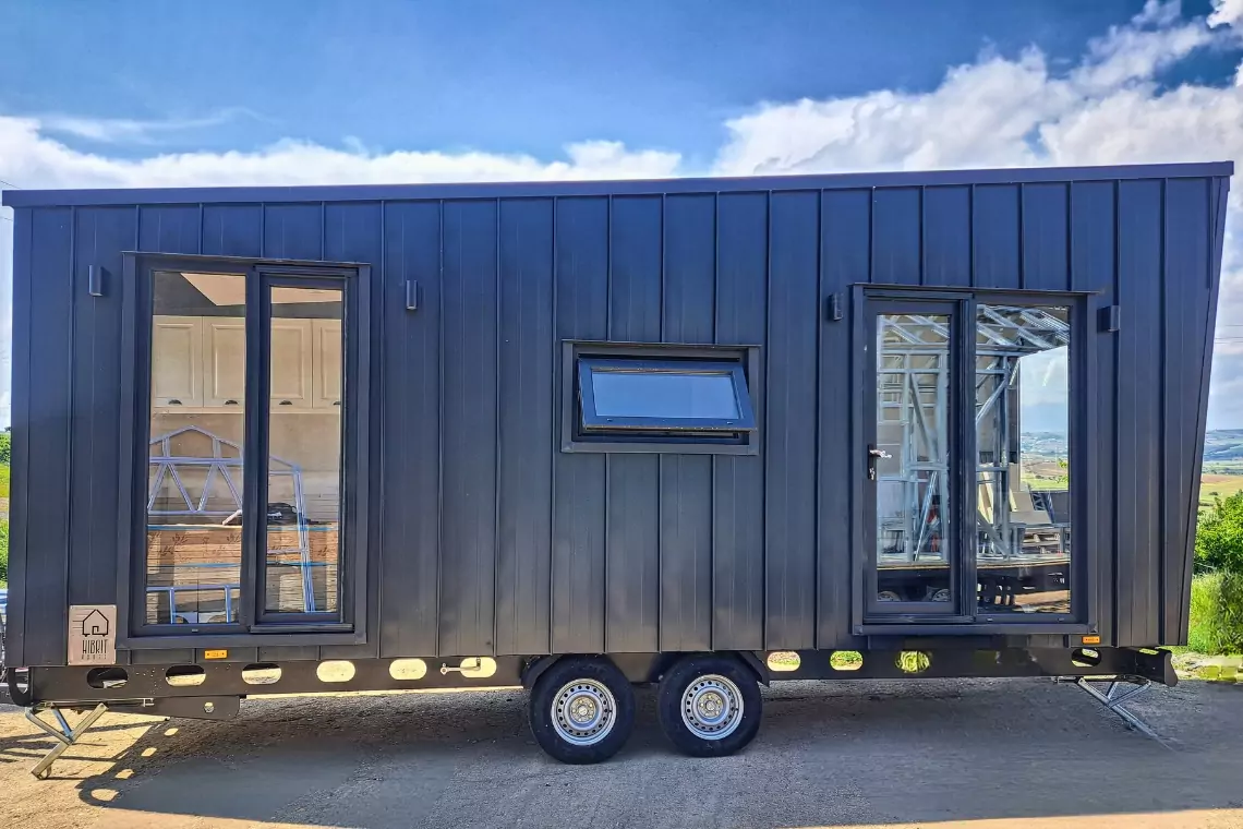 Pitch black yedi metre tiny house dış görünüm