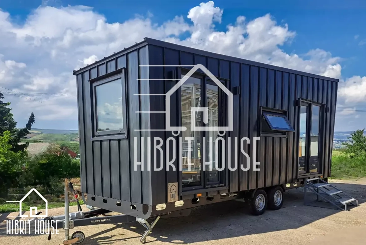 pitch black 7 metre tiny house 3
